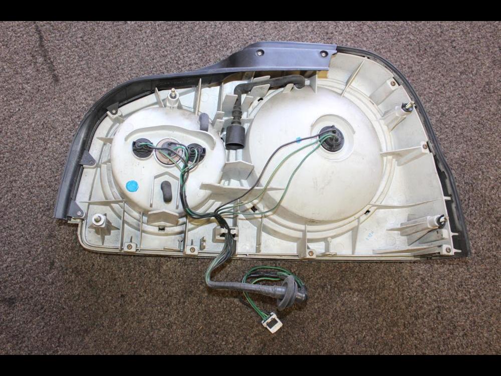 NISSAN SKYLINE R 34 TAIL LIGH ASSEMBLIES AND COVER SET JDM R-L OEM : Image 4